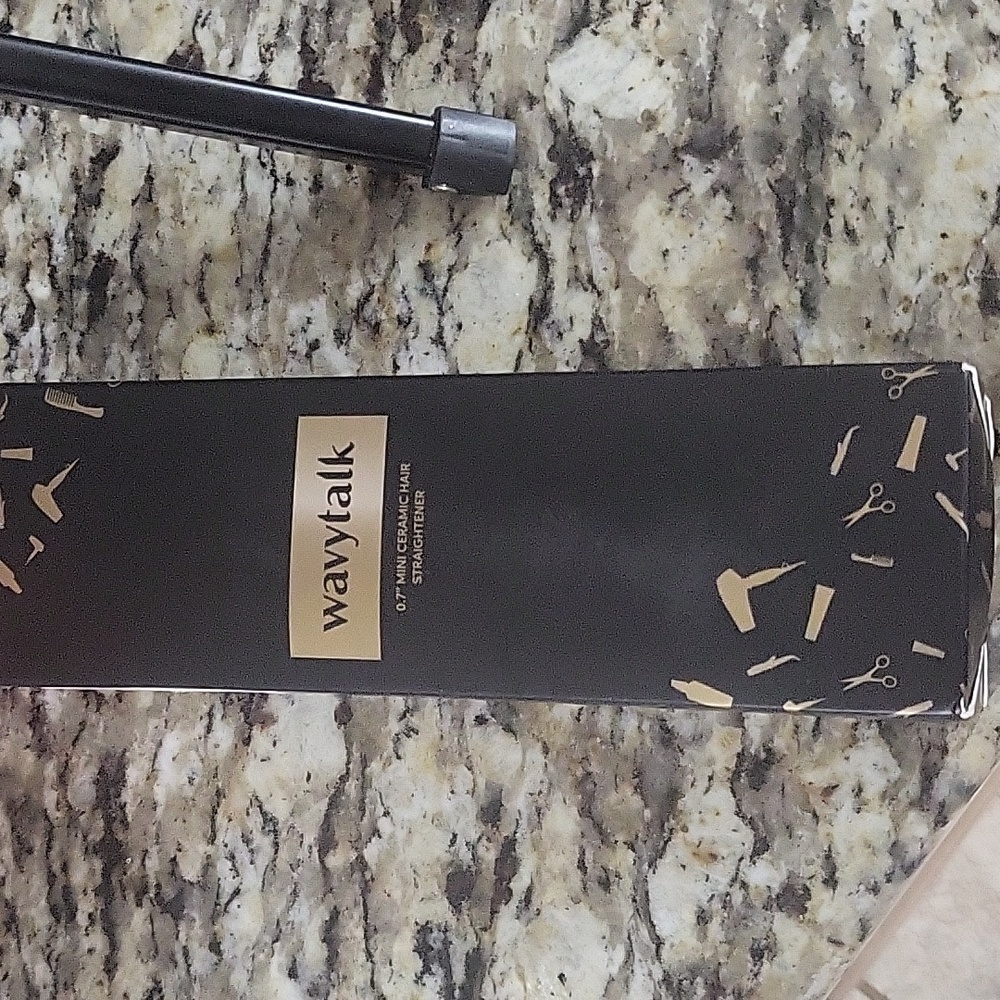 NWTS TRAVEL HAIR STRAIGHTENER